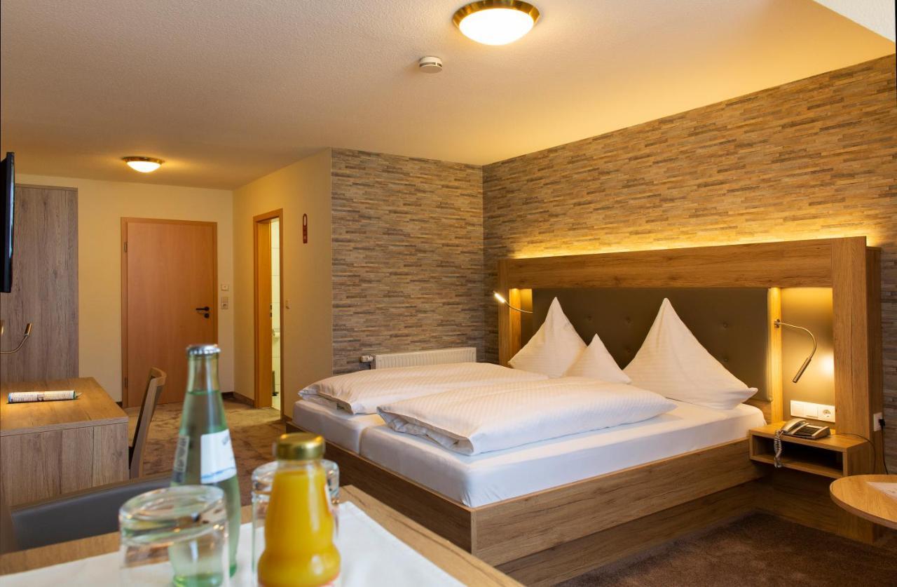 Land-Gut-Hotel Raeuber Lippoldskrug Alfeld  Exterior photo